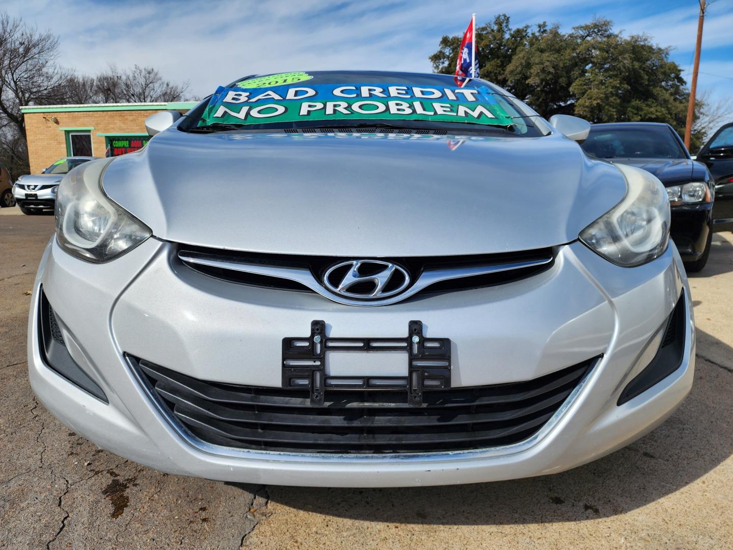 2015 SILVER Hyundai Elantra SE (5NPDH4AE4FH) with an 1.8L L4 DOHC 16V engine, 6-Speed Automatic transmission, located at 2660 S.Garland Avenue, Garland, TX, 75041, (469) 298-3118, 32.885551, -96.655602 - Photo#9